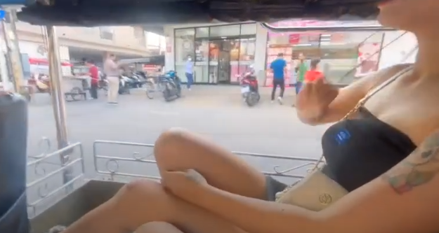 แตกใส่หี เล่นหี เย็ดสาวอีสาน เขี่ยหี อมควย